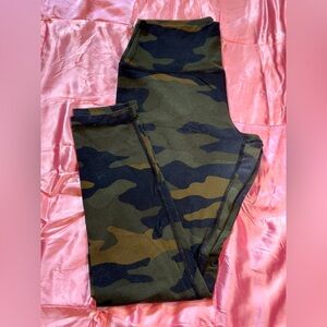 Victoria’s Secret PINK Camo Athletic Leggings